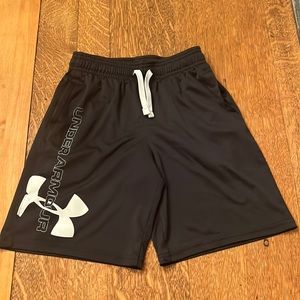 Under Armour shorts youth size small